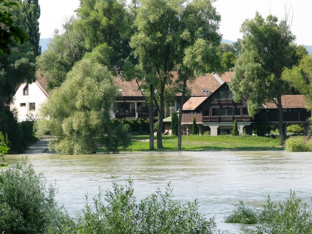 Waterfront Hotel Szentendre Exterior foto