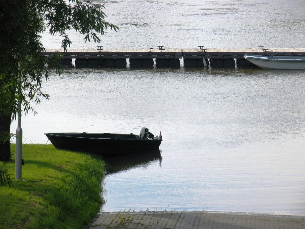 Waterfront Hotel Szentendre Exterior foto